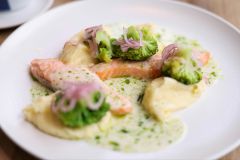 Enjoy Fresh Seafood Delights in Peyia Culinary Bli