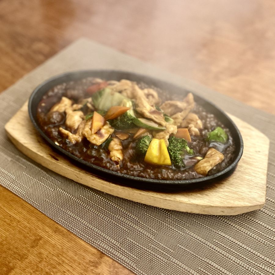 Authentic Chinese Cuisine in Latchi Chicken Sizzle