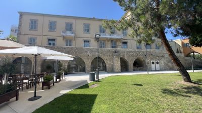 Groovy Vibes Await at this Upbeat Music Atmosphere