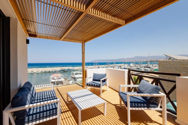 Latchi Harbour Deluxe Suite 1 1 guests35 sqm1 bedr
